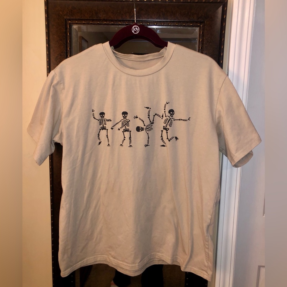 Size Large SHEIN skeleton tshirt